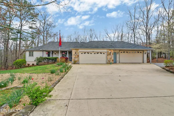 Property Slideshow image 2 of 46 | 110 bradford ln, Crossville, TN, 38558