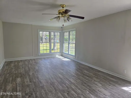 Property Slideshow image 3 of 16 | 124 lakeshire dr, Crossville, TN, 38558