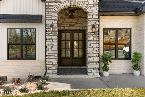 Property Slideshow image 3 of 55 | 108 doya ln, Loudon, TN, 37774