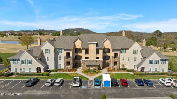 Property Slideshow image 2 of 44 | 555 rarity bay pkwy 204, Vonore, TN, 37885