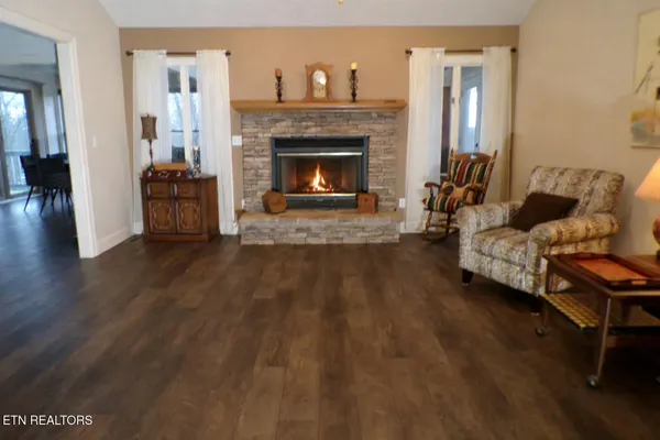 Property Slideshow image 3 of 35 | 21 rolling green ct, Crossville, TN, 38558