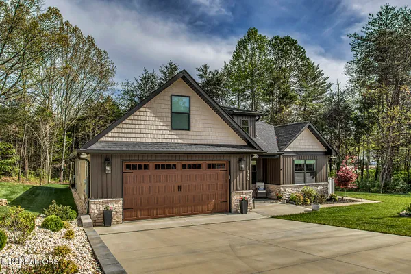 Property Slideshow image 2 of 54 | 110 gado way, Loudon, TN, 37774