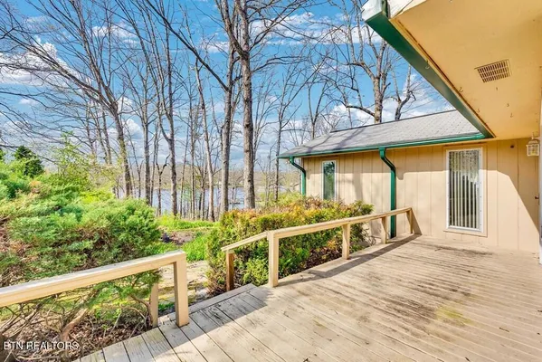 Property Slideshow image 3 of 27 | 305 saint george dr, Crossville, TN, 38558