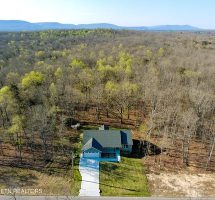 Property Slideshow image 2 of 34 | 402 st george dr, Fairfield Glade, TN, 38558