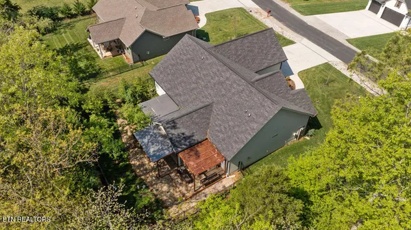 Property Slideshow image 3 of 40 | 117 cheeyo way, Loudon, TN, 37774