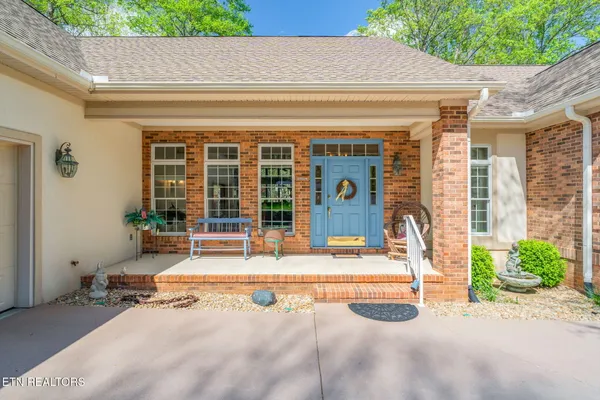 Property Slideshow image 3 of 60 | 124 geya cir, Loudon, TN, 37774