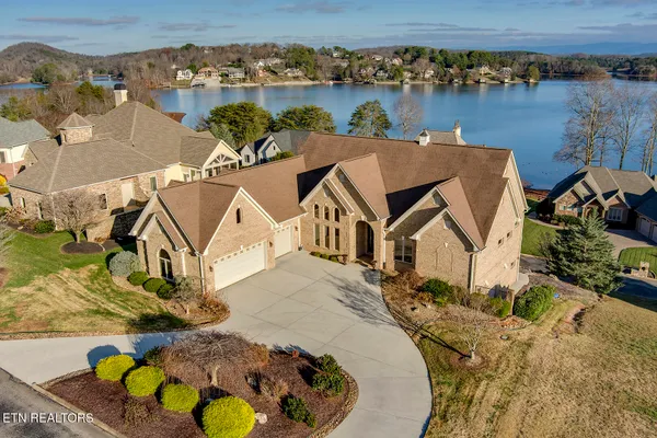 Property Slideshow image 3 of 63 | 1490 rarity bay pkwy, Vonore, TN, 37885