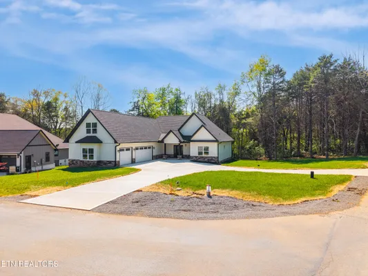 Property Slideshow image 3 of 39 | 201 chatuga way, Loudon, TN, 37774
