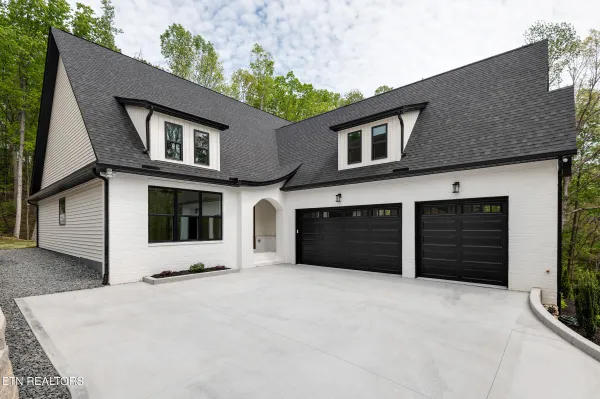 Property Slideshow image 2 of 26 | 215 wahuhu ln, Loudon, TN, 37774