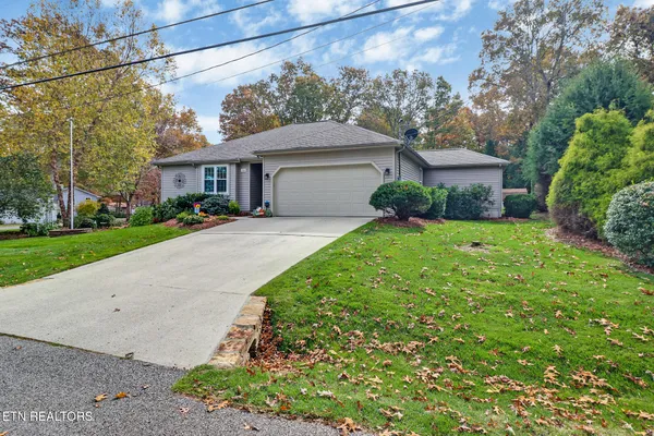 Property Slideshow image 2 of 37 | 150 dovenshire dr, Crossville, TN, 38558