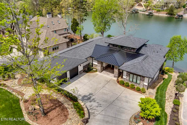 Property Slideshow image 2 of 62 | 314 miami ln, Loudon, TN, 37774