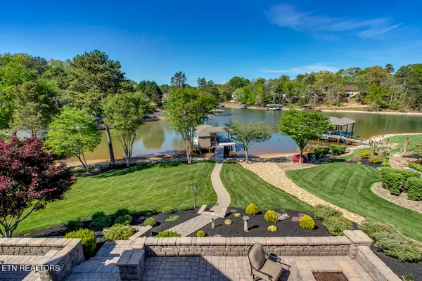 Property Slideshow image 3 of 50 | 113 shawnee pt, Loudon, TN, 37774