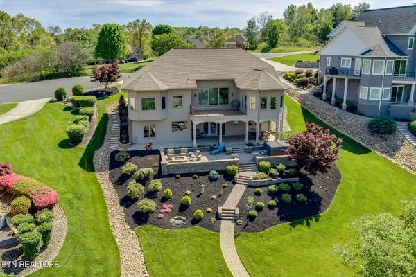 Property Slideshow image 2 of 50 | 113 shawnee pt, Loudon, TN, 37774