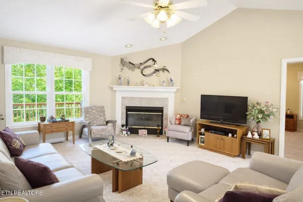 Property Slideshow image 3 of 37 | 14 brooks ln, Crossville, TN, 38558