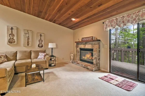 Property Slideshow image 3 of 32 | 378 lake catherine ct, Crossville, TN, 38558
