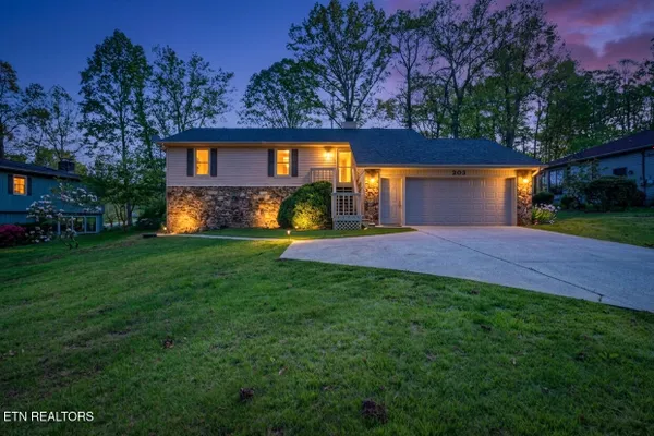 Property Slideshow image 2 of 46 | 203 snead dr, Crossville, TN, 38558