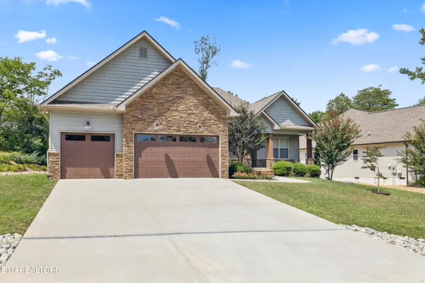 Property Slideshow image 2 of 22 | 160 cheeyo way, Loudon, TN, 37774