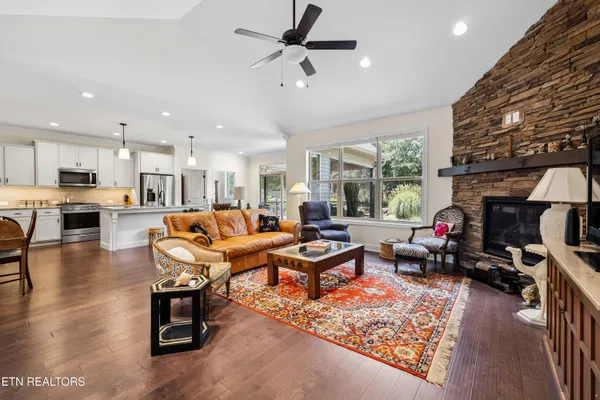 Property Slideshow image 3 of 22 | 160 cheeyo way, Loudon, TN, 37774