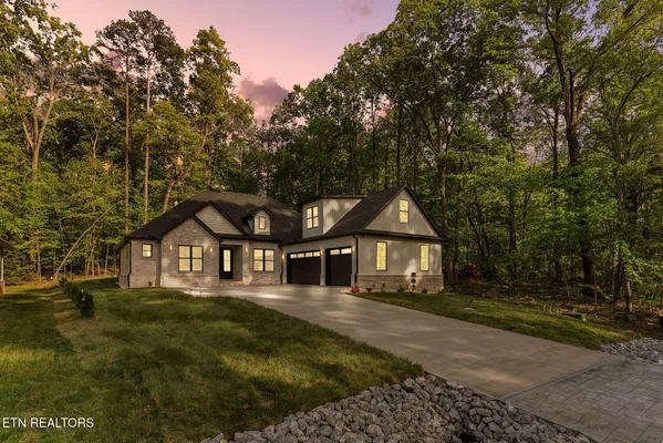 Property Slideshow image 2 of 58 | 231 oostanali way, Loudon, TN, 37774