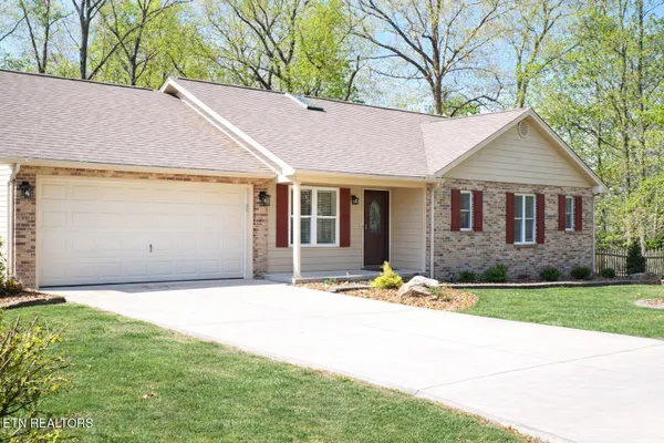 Property Slideshow image 2 of 33 | 161 albemarle ln, Crossville, TN, 38558