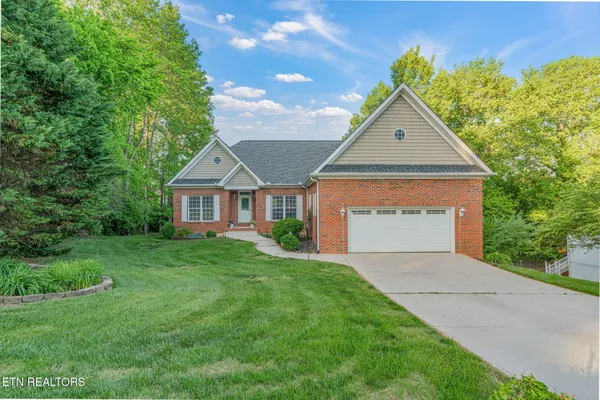 Property Slideshow image 2 of 39 | 201 tecumseh way, Loudon, TN, 37774