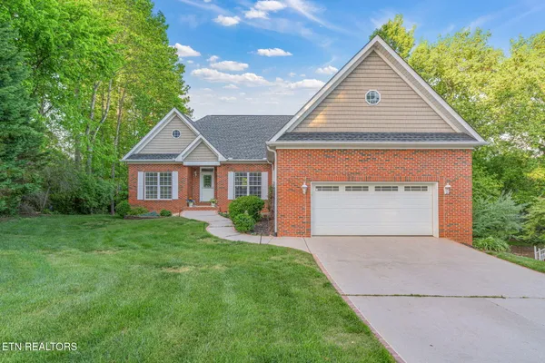 Property Slideshow image 2 of 39 | 201 tecumseh way, Loudon, TN, 37774