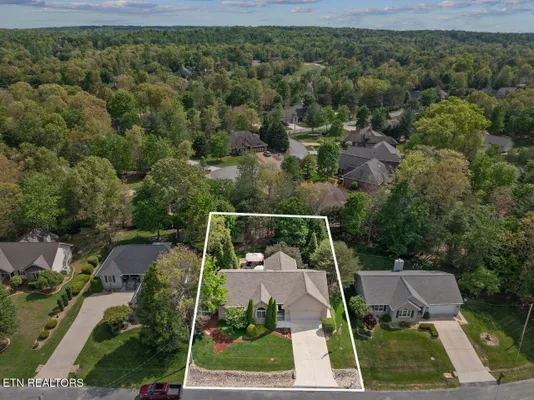 Property Slideshow image 2 of 42 | 25 brooks ln 65 oak, Crossville, TN, 38558