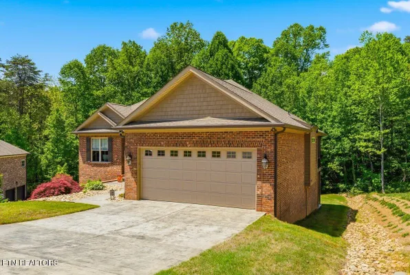 Property Slideshow image 3 of 48 | 107 daleyuhski way, Loudon, TN, 37774