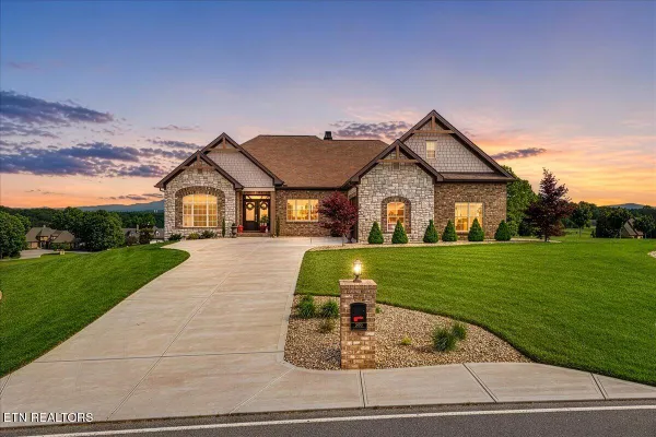Property Slideshow image 2 of 35 | 500 rarity bay pkwy, Vonore, TN, 37885