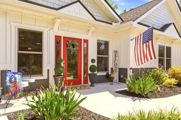 Property Slideshow image 2 of 54 | 106 chatuga dr/ 103 tsuhdatsi dr, Loudon, TN, 37774