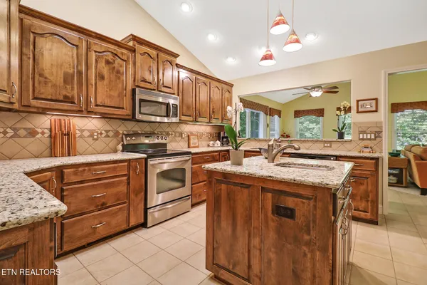 Property Slideshow image 2 of 41 | 47 havenridge pl, Crossville, TN, 38558