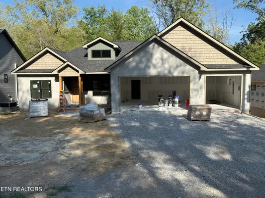 Property Slideshow image 3 of 32 | 155 natchez cir, Crossville, TN, 38558