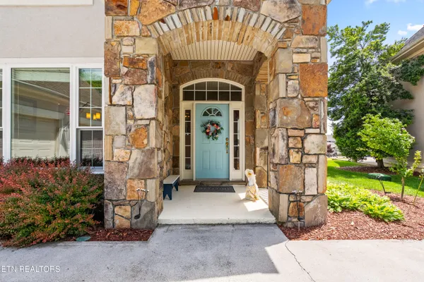 Property Slideshow image 3 of 39 | 204 kingbird dr, Vonore, TN, 37885