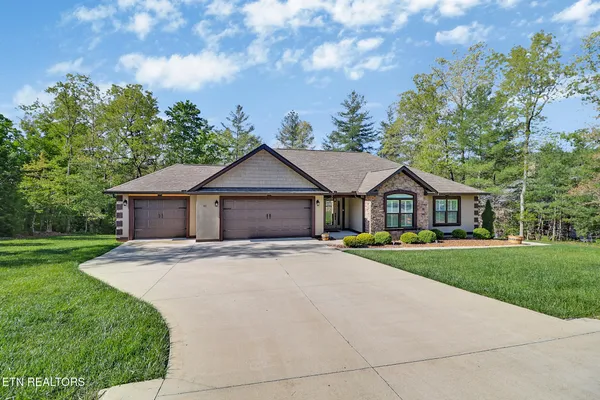 Property Slideshow image 2 of 47 | 43 renwick dr, Crossville, TN, 38558