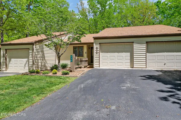 Property Slideshow image 3 of 25 | 384 lake catherine ct, Fairfield Glade, TN, 38558