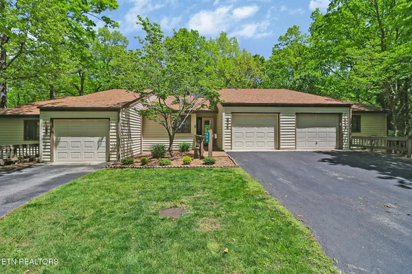 Property Slideshow image 2 of 24 | 384 lake catherine ct, Fairfield Glade, TN, 38558