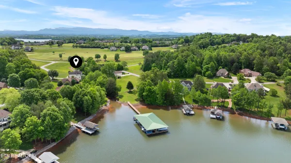 Property Slideshow image 2 of 51 | 517 sandpiper dr, Vonore, TN, 37885