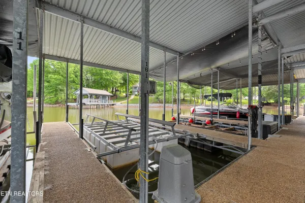 Property Slideshow image 3 of 51 | 517 sandpiper dr, Vonore, TN, 37885