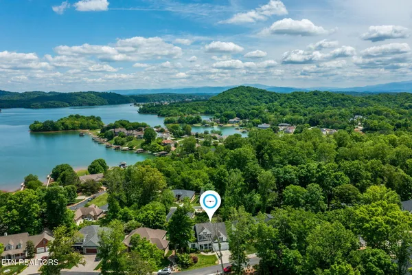 Property Slideshow image 2 of 44 | 221 gadusi way, Loudon, TN, 37774