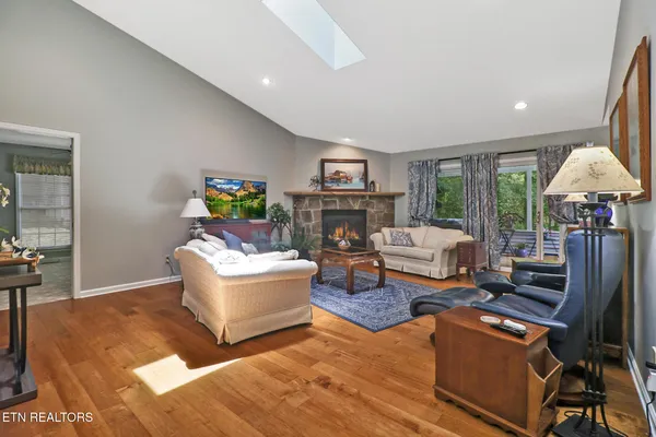 Property Slideshow image 2 of 41 | 2 altanglen ln, Fairfield Glade, TN, 38558