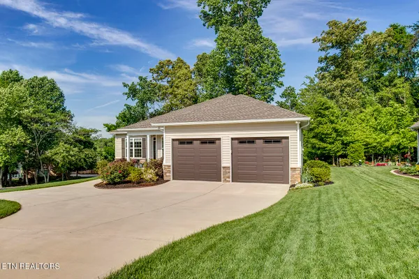 Property Slideshow image 3 of 61 | 137 oohleeno way, Loudon, TN, 37774