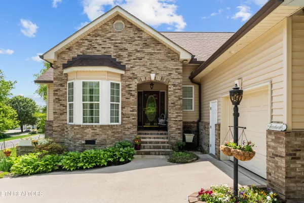 Property Slideshow image 3 of 38 | 176 amohi way, Loudon, TN, 37774