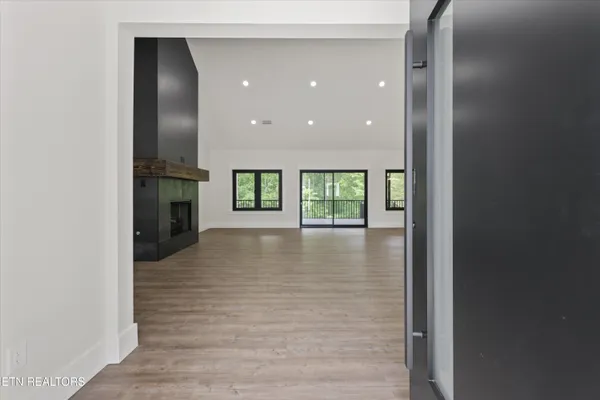 Property Slideshow image 3 of 47 | 400 elohi pl, Loudon, TN, 37774