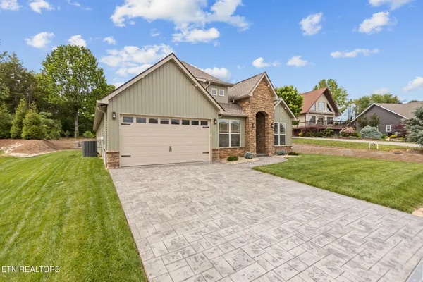 Property Slideshow image 2 of 55 | 205 chogi ln, Loudon, TN, 37774