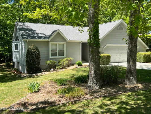 Property Slideshow image 3 of 37 | 132 cromwell ln, Crossville, TN, 38558