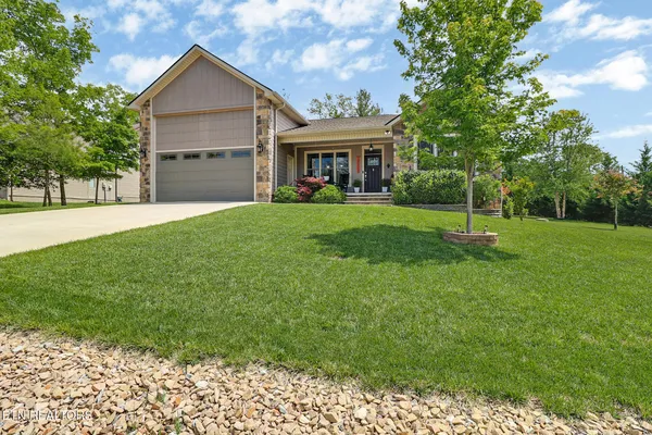 Property Slideshow image 3 of 42 | 213 forest hill dr, Crossville, TN, 38558