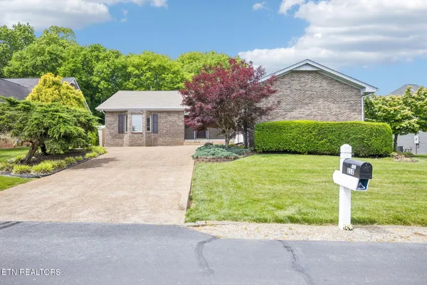 Property Slideshow image 3 of 50 | 212 tooweka ln, Loudon, TN, 37774