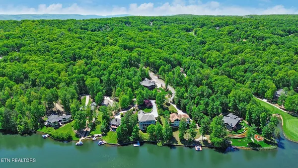 Property Slideshow image 3 of 60 | 142 pineridge loop, Crossville, TN, 38558
