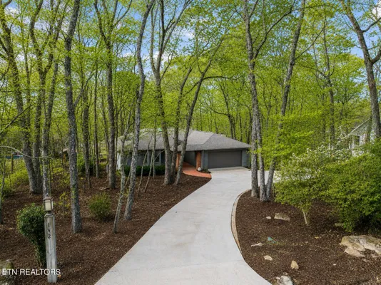 Property Slideshow image 2 of 41 | 142 rolling green dr, Crossville, TN, 38558