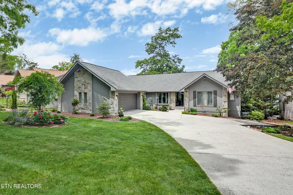 Property Slideshow image 3 of 59 | 197 markham ln, Crossville, TN, 38558